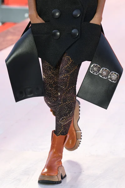 Look 69